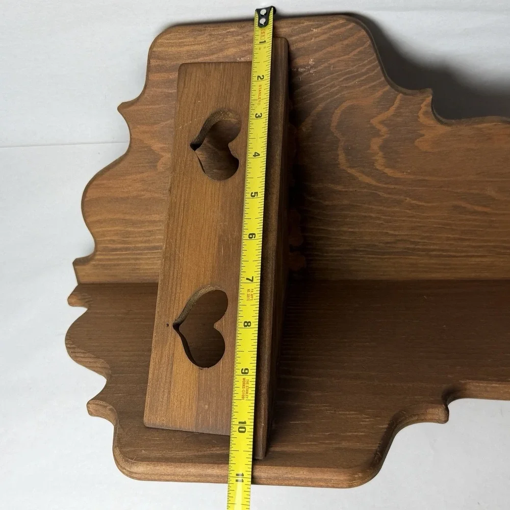 Vintage Wooden Corner Shelf Heart Cut Out Scalloped Edges 17